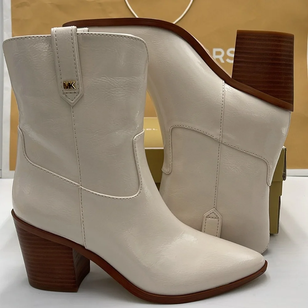 Michael Kors WAVERLY HEELED BOOTIE FAUX LEATHER
49F4WVME6L
LT CREAM - Picture 11 of 16
